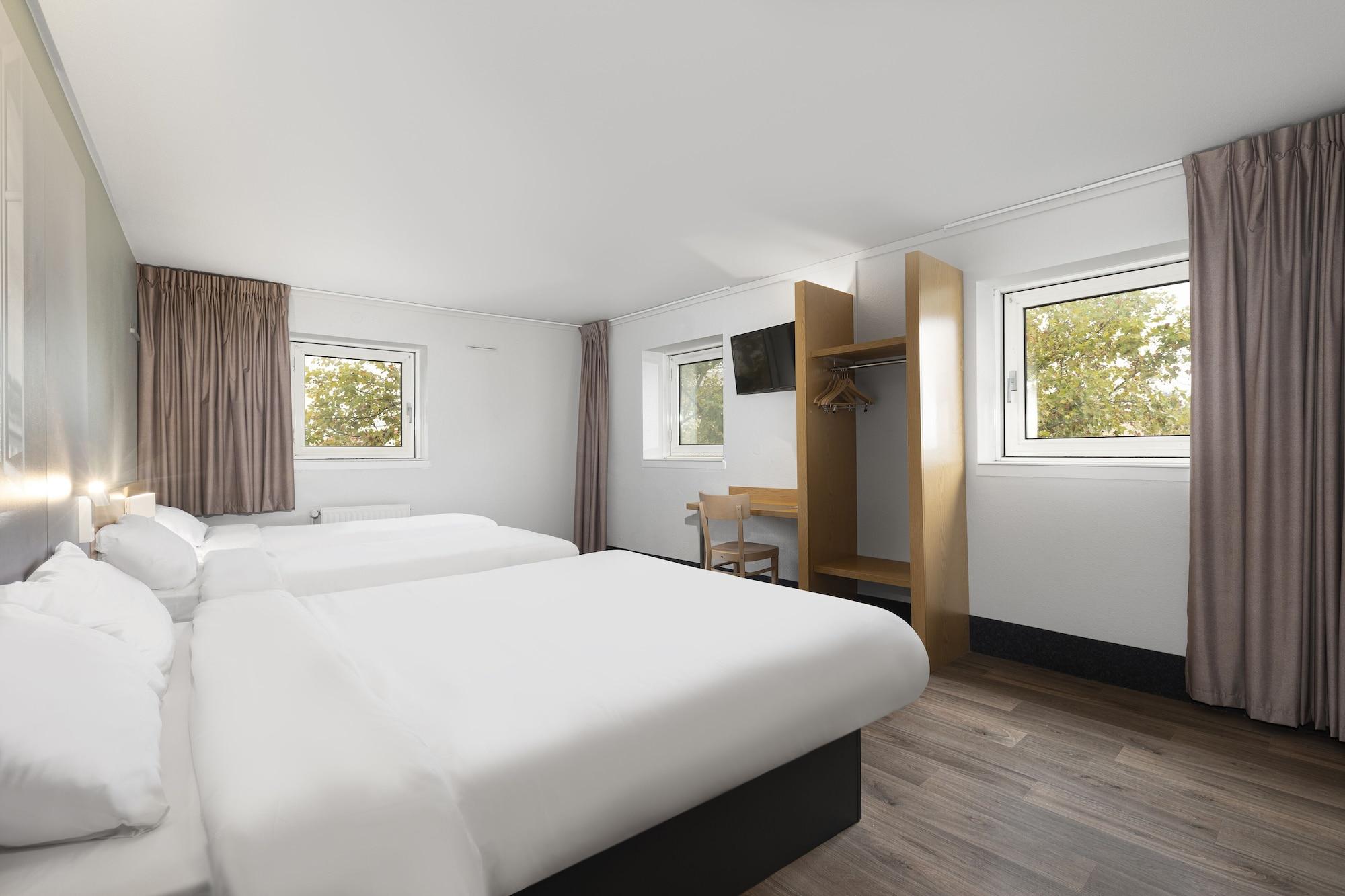 Centre Monplaisir Hotel 2*